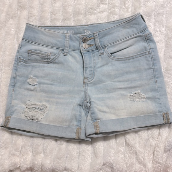 SO Pants - SO Favorite Midi Shorts